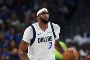 合同3年1.7537亿~谁接手?🚨名记:独行侠将探索浓眉的交易市场